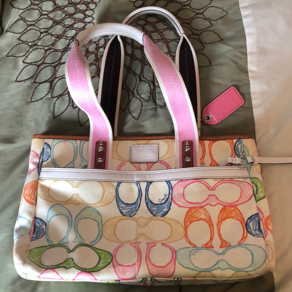 Medium multicolored Coach purse